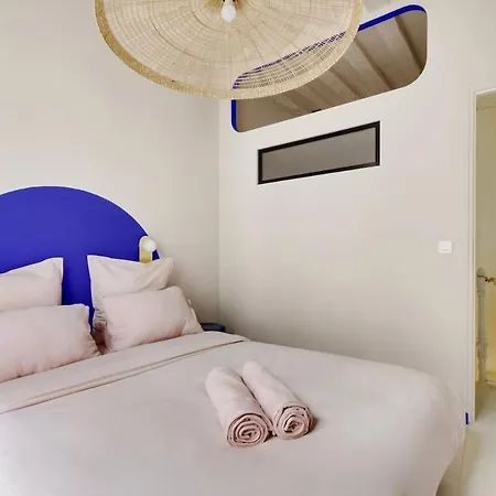 La Petite Maison Au Coeur Du Marais Pour 6 Personnes Parigi